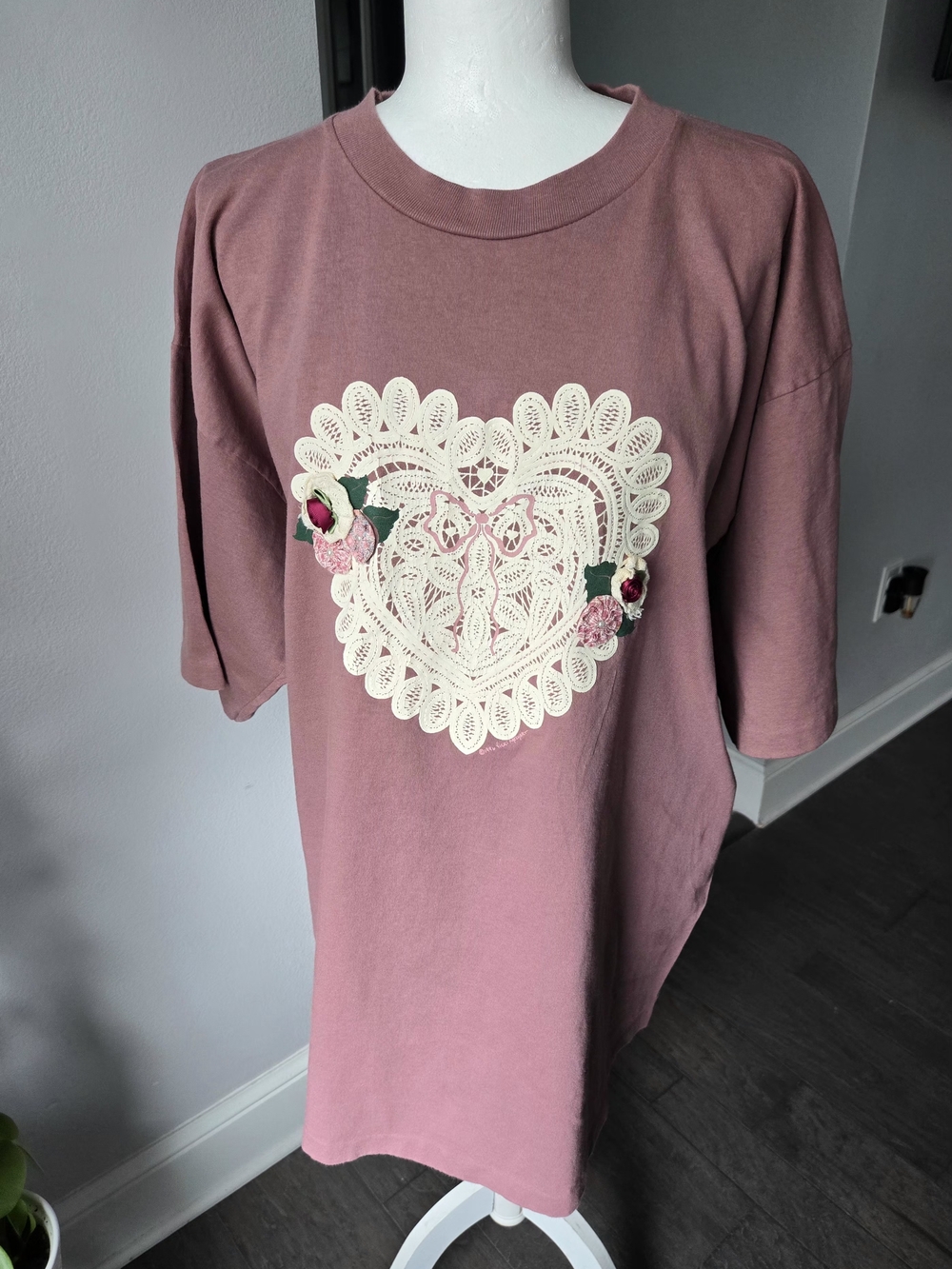 Vtg 90s Alore USA Made XXL Single Stitch Mauve Doily Lace Heart Oversized Tee
